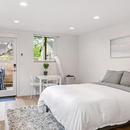 Modern Apartment Near Light Rail Seattle Bagian luar foto