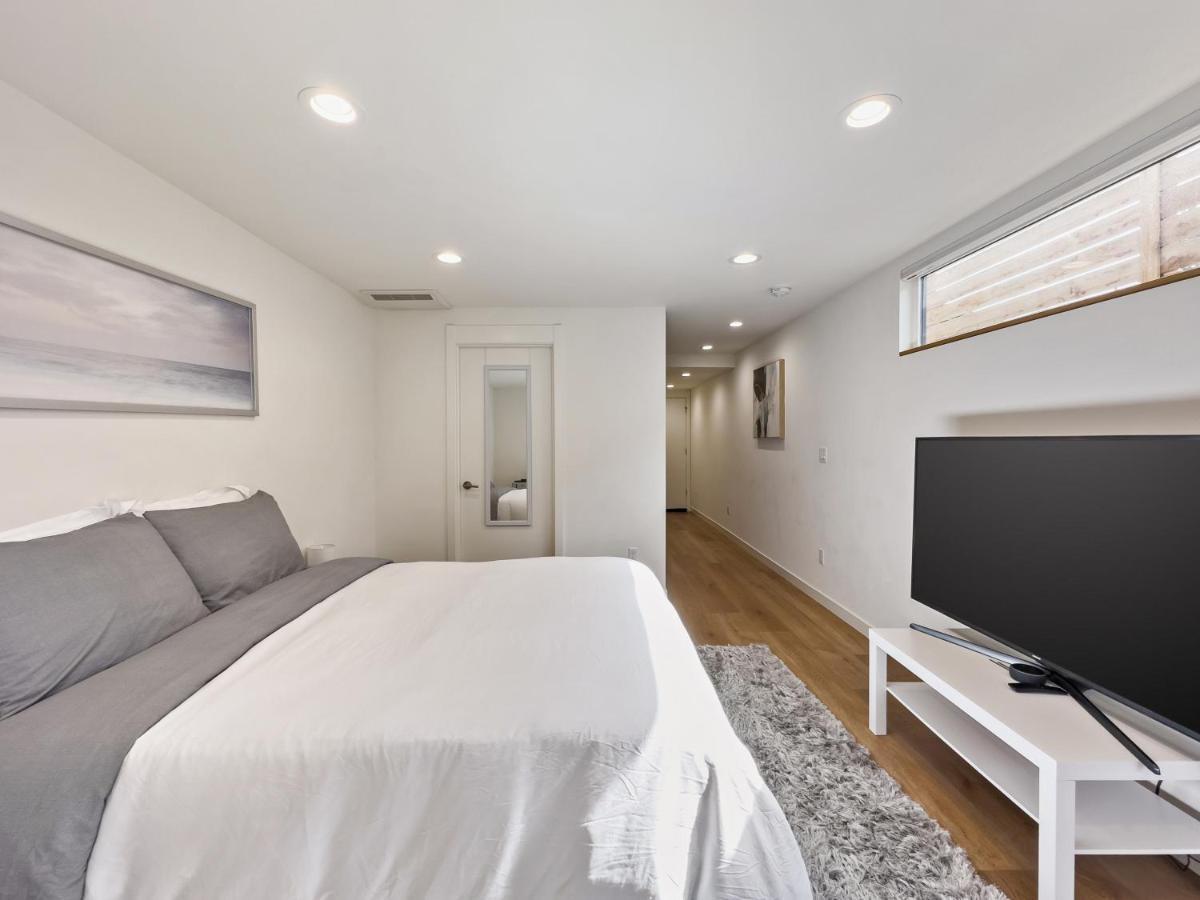 Modern Apartment Near Light Rail Seattle Bagian luar foto