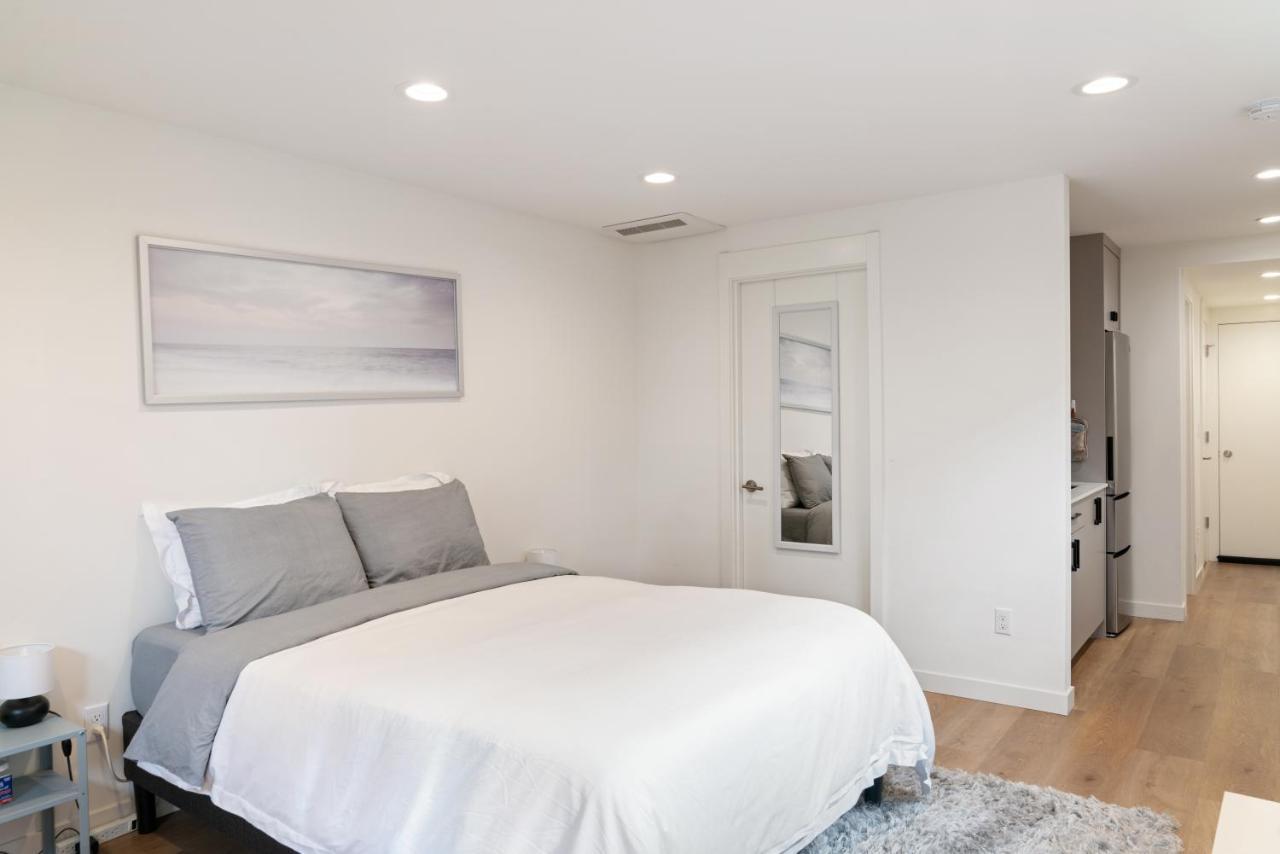 Modern Apartment Near Light Rail Seattle Bagian luar foto