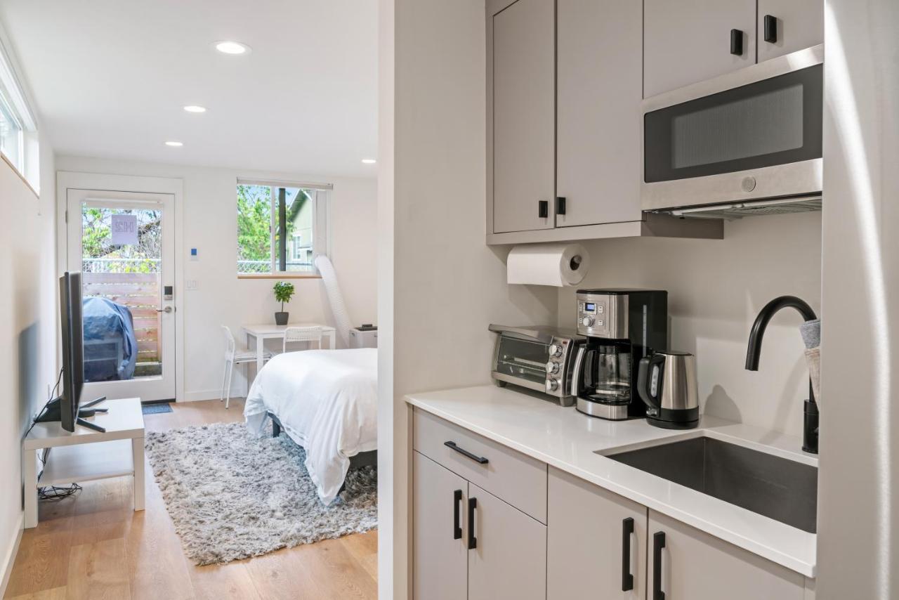 Modern Apartment Near Light Rail Seattle Bagian luar foto